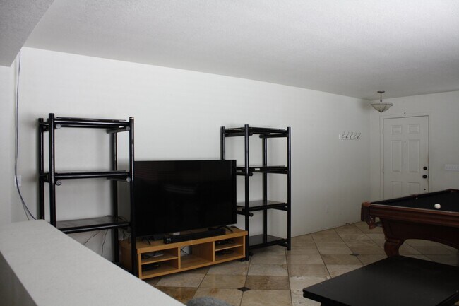Foto del edificio - 2817 W Silver Creek Ln