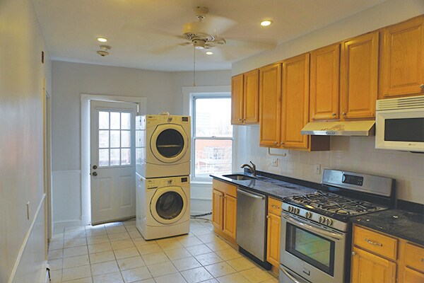 Primary Photo - 25 Lambert St