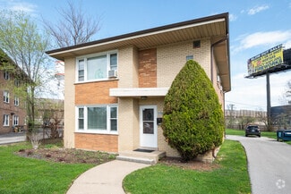 Building Photo - 11015 S Lloyd Dr