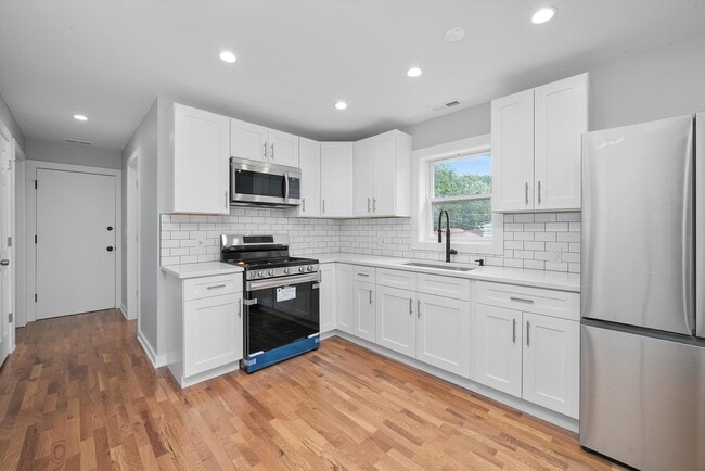 Building Photo - 11315 S Ave G