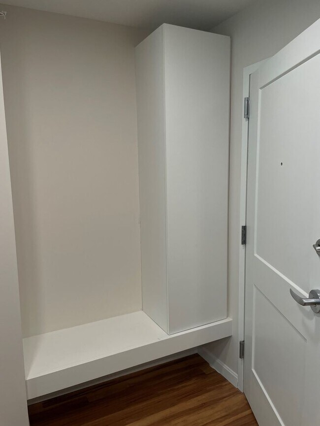 Building Photo - Village at Autumn Pond II:  One Bedroom pl...