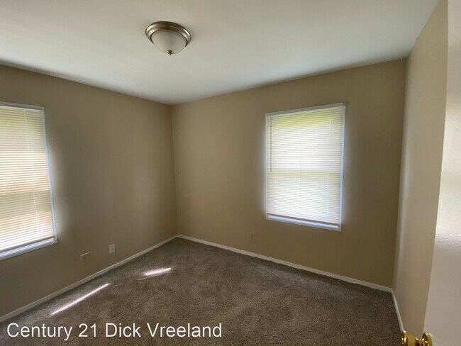 Building Photo - 3 br, 1 bath House - 2825 Elam Drive