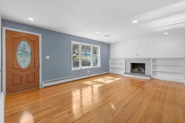 Building Photo - 9 Daniel Rd