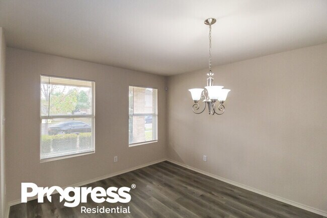 Building Photo - 6961 Sylvan Meadows Dr