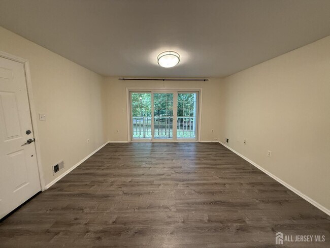 Foto del edificio - 95 Sapphire Ln