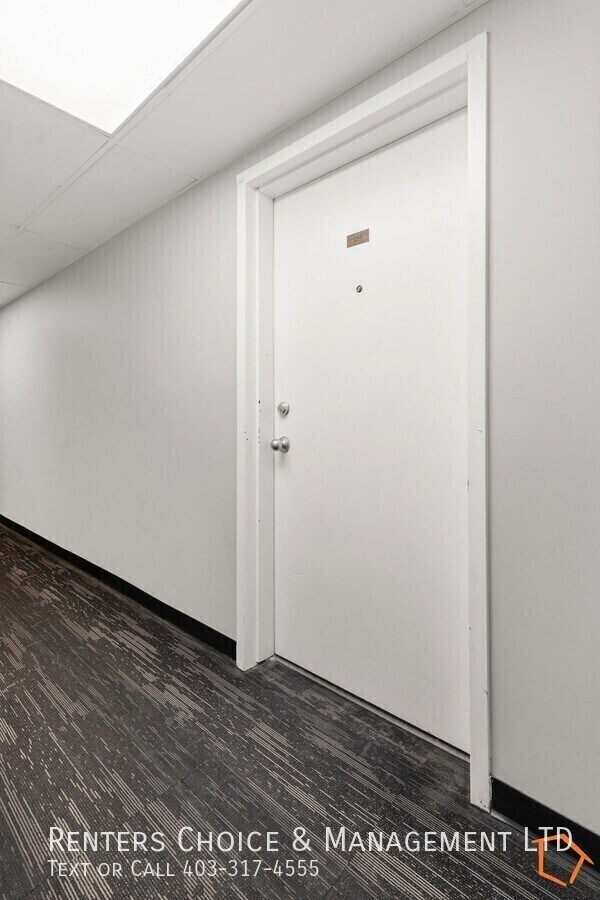 Building Photo - Lower Level Condo In Secure Building, Gas and Water Included