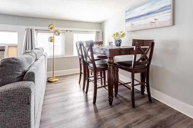 Marengo C - Comedor - 731 S Marengo Ave