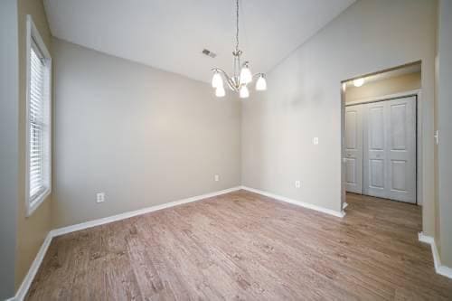 Building Photo - 905 Castlerock Way