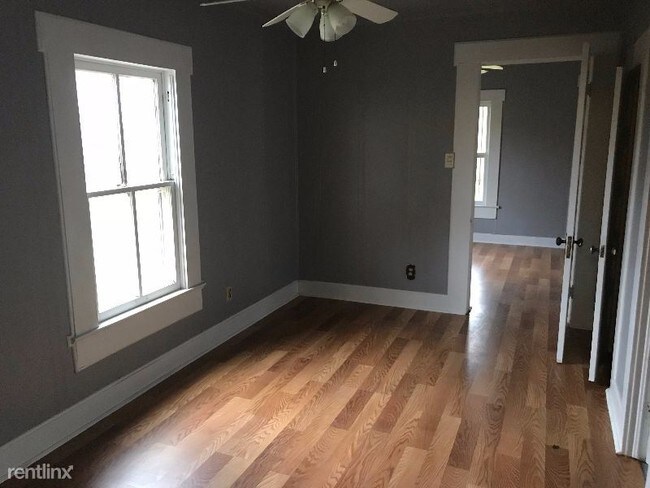 Building Photo - 1 br, 1 bath House - 631 E. Gonzales