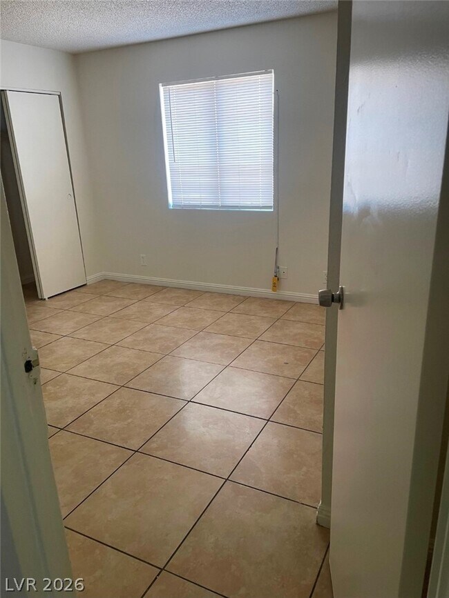 Foto del edificio - 4570 Carriage Park Dr