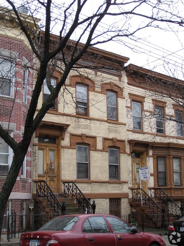 Foto del edificio - 392 Stanhope St
