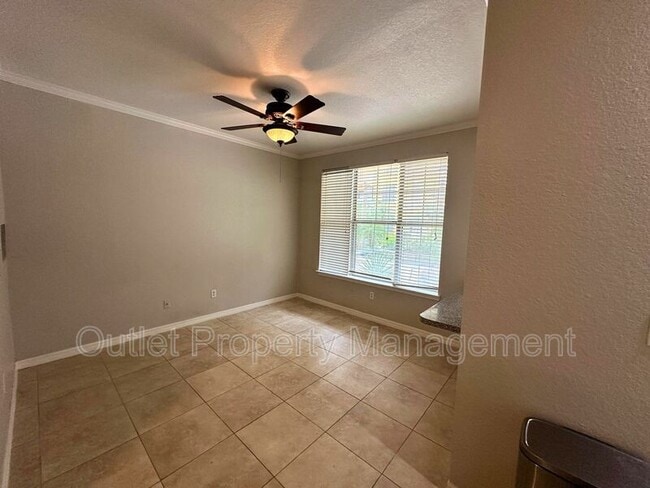 Foto del edificio - 860 N Orange Ave