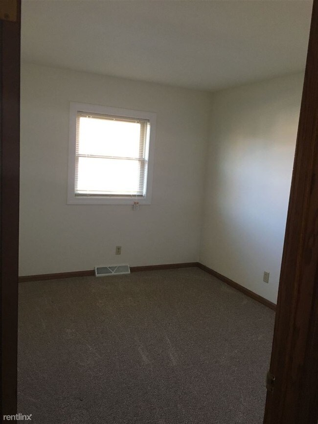 Building Photo - 3 br, 2 bath  - 8240 S 88th St