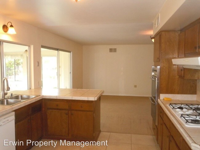 Foto del edificio - 3 br, 2 bath House - 827 McLain St.