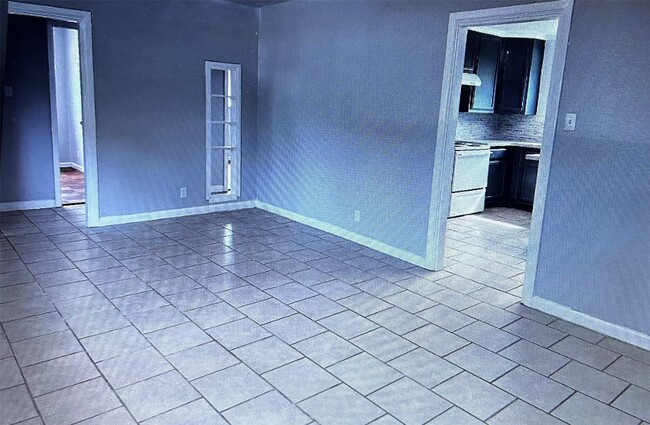 Building Photo - 3615 Edgemont Dr