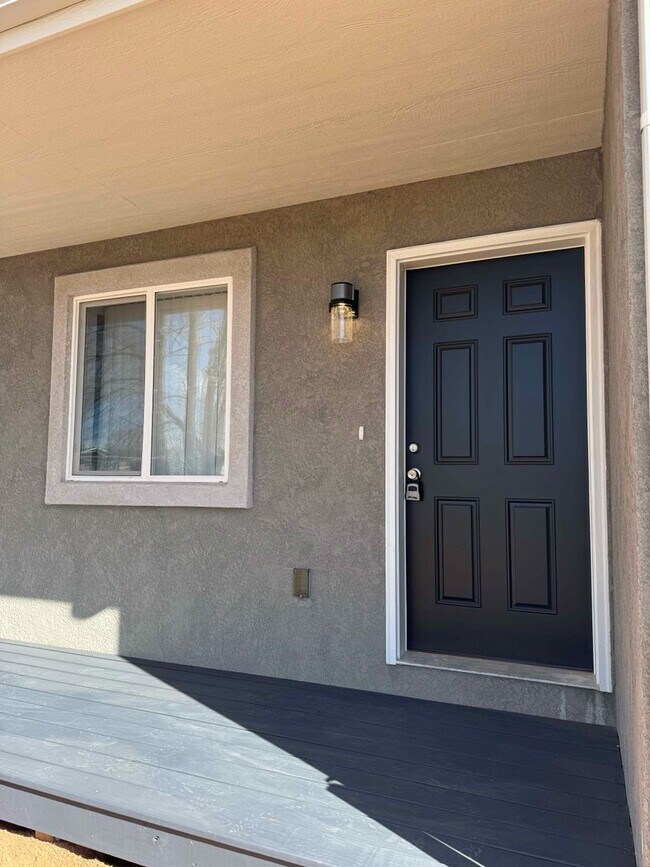 Foto del edificio - 324-326 W Coral Dr