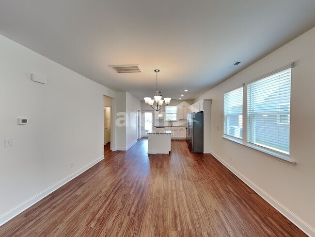 Foto del edificio - 211 Stowe Rd