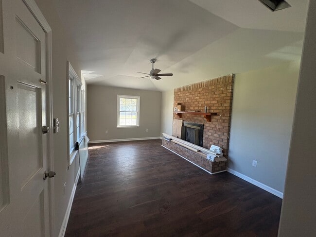 Main bedroom - 2018 Louisiana Ave