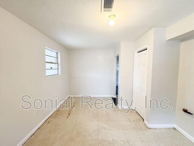 Building Photo - 3400 Elysian Fields Ave