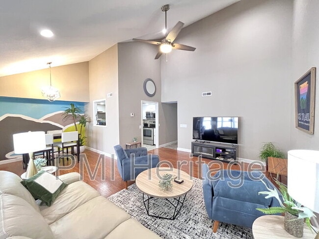 Building Photo - 26 Melinda Ln