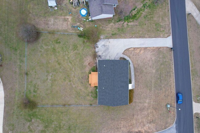 Foto del edificio - 3 bed 2 bath in Cleveland