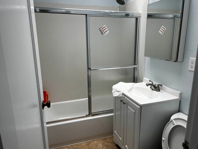 Foto del edificio - 117 Sadowa St