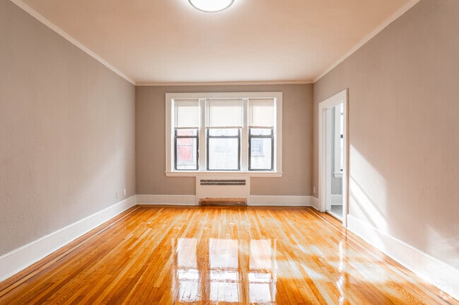 2BR, 1BR - 1,000SF - Living Area - Orange Portfolio Holdings