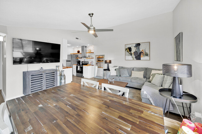 Building Photo - 107 Surf Song Ln