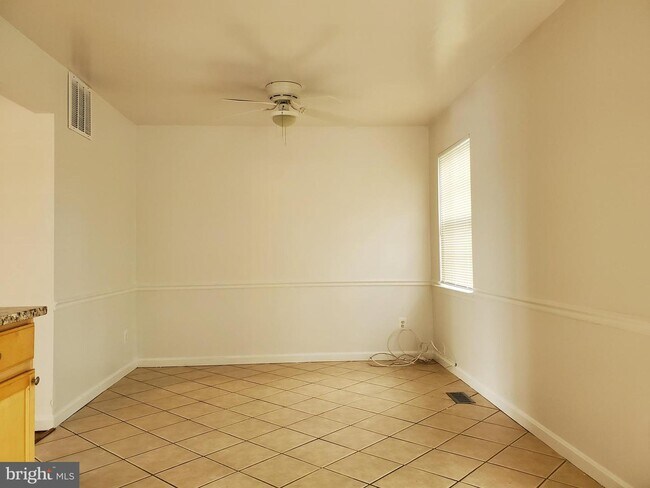 Building Photo - 11536 Sullnick Way