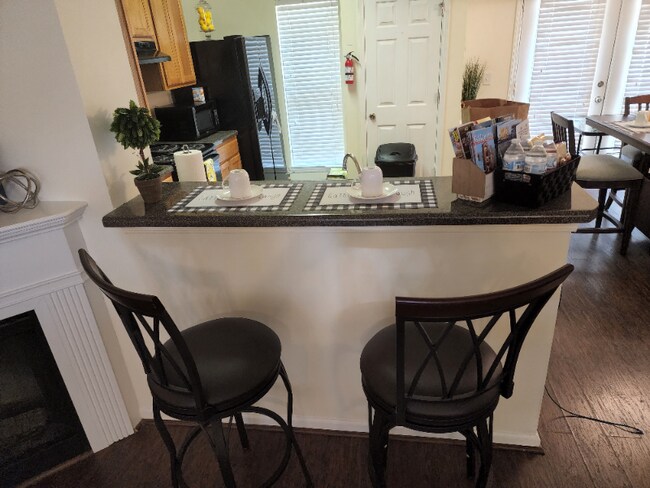 Foto del edificio - 4468 Highwood Park Dr