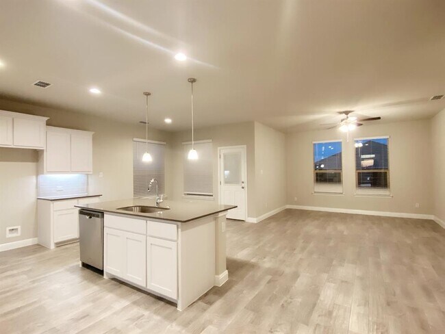 Foto del edificio - 11536 Leeson St
