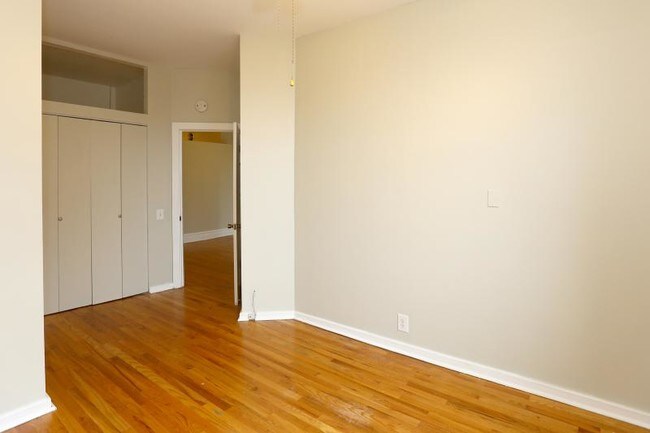 Building Photo - 3438 N Halsted St
