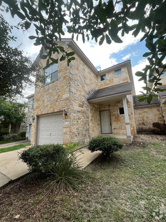 Building Photo - 7504 Lazy Creek Dr