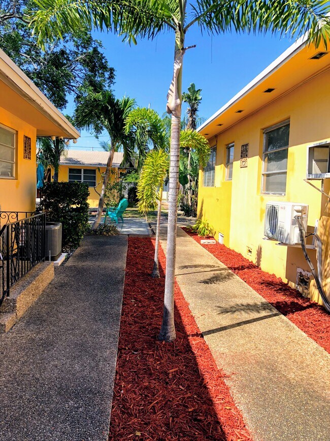 Main entrance to apartment complex - 2029 Fillmore St