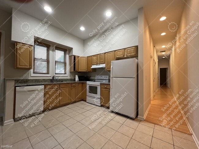 Building Photo - 2 br, 2 bath 4plex - 2006 E 4th Ave B B