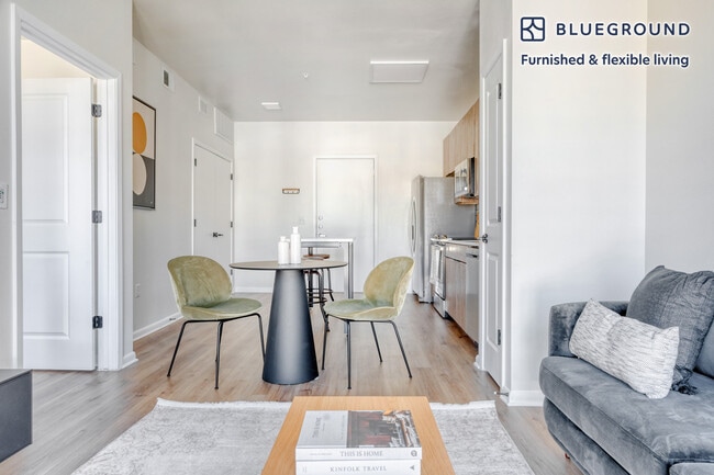 Building Photo - 3001 Esperanza Crossing