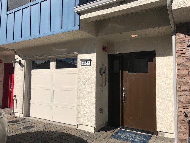 Foto del edificio - Three story townhouse near UNR.