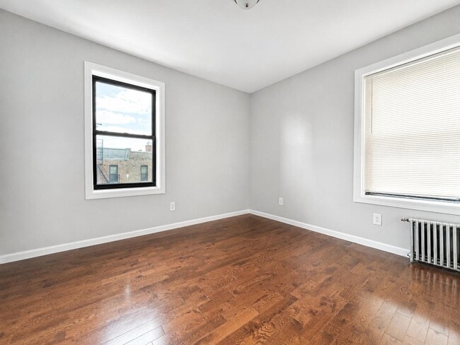 Foto del edificio - 546 Isham St