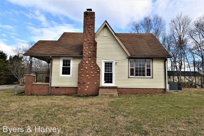 Foto del edificio - 3 br, 1 bath House - 108 Adkins Street