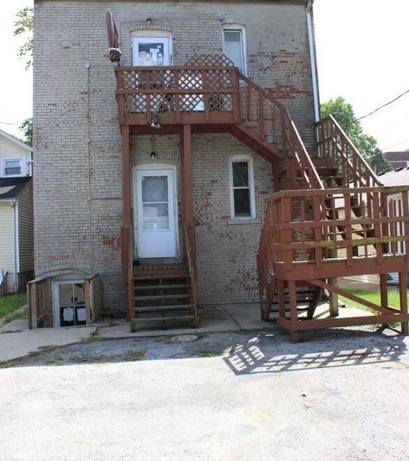 Building Photo - 608 1/2 E Monroe St