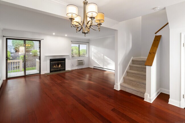 Foto del edificio - 19 Woodway Rd