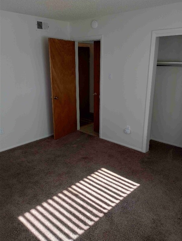 Foto del edificio - 1643 Moore Ave