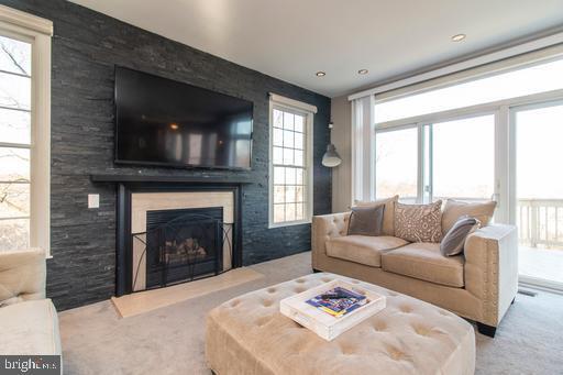 Foto del edificio - 1110 Riverview Ln