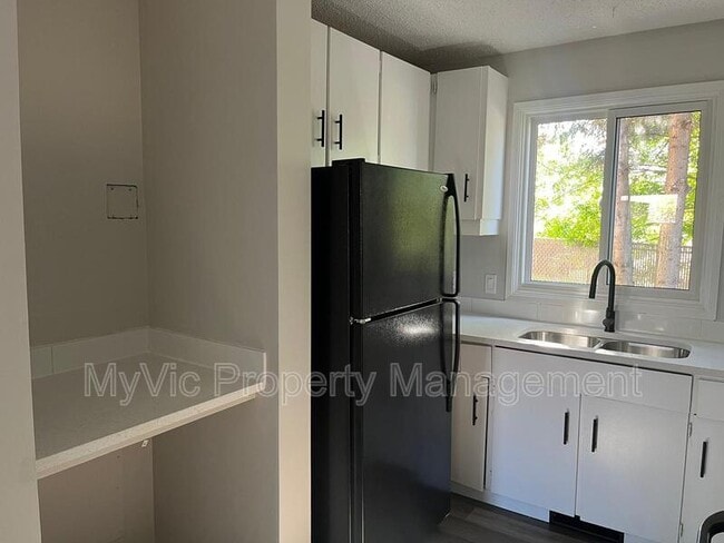 Photo du bâtiment - 11734-11139 139 Ave NW