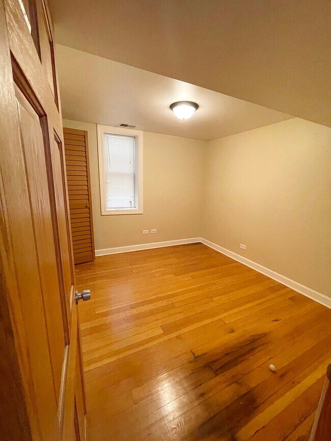 Building Photo - 3106 N Monticello Ave