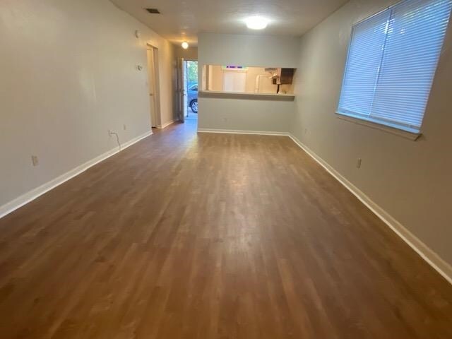 Foto del edificio - 3200 Ginger Dr