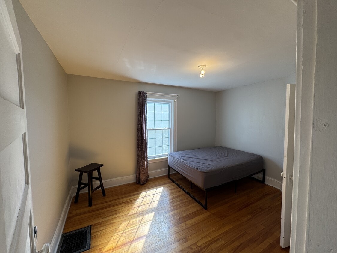 Primary Photo - 42 Enterprise St