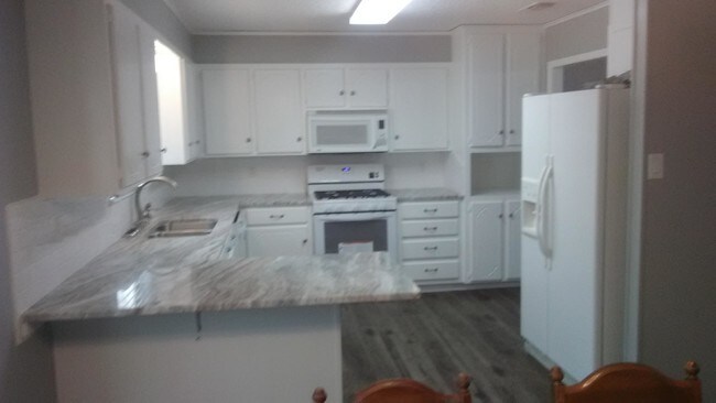 Foto del edificio - 2490 State Highway 154 W
