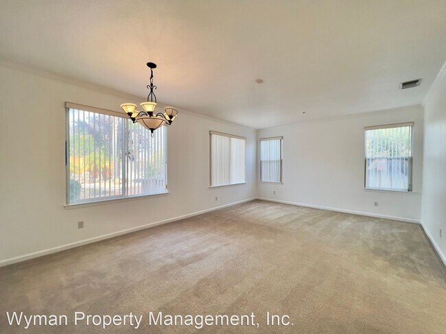 Foto del edificio - 5 br, 3 bath House - 12 Joshua Court