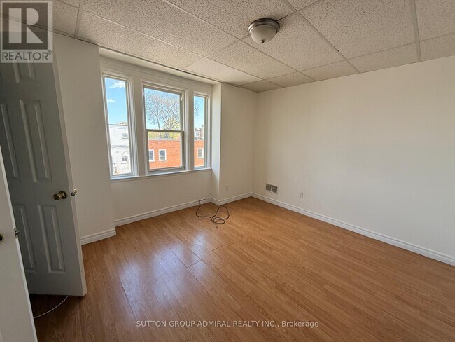 Photo du bâtiment - 102 Thirty Ninth St